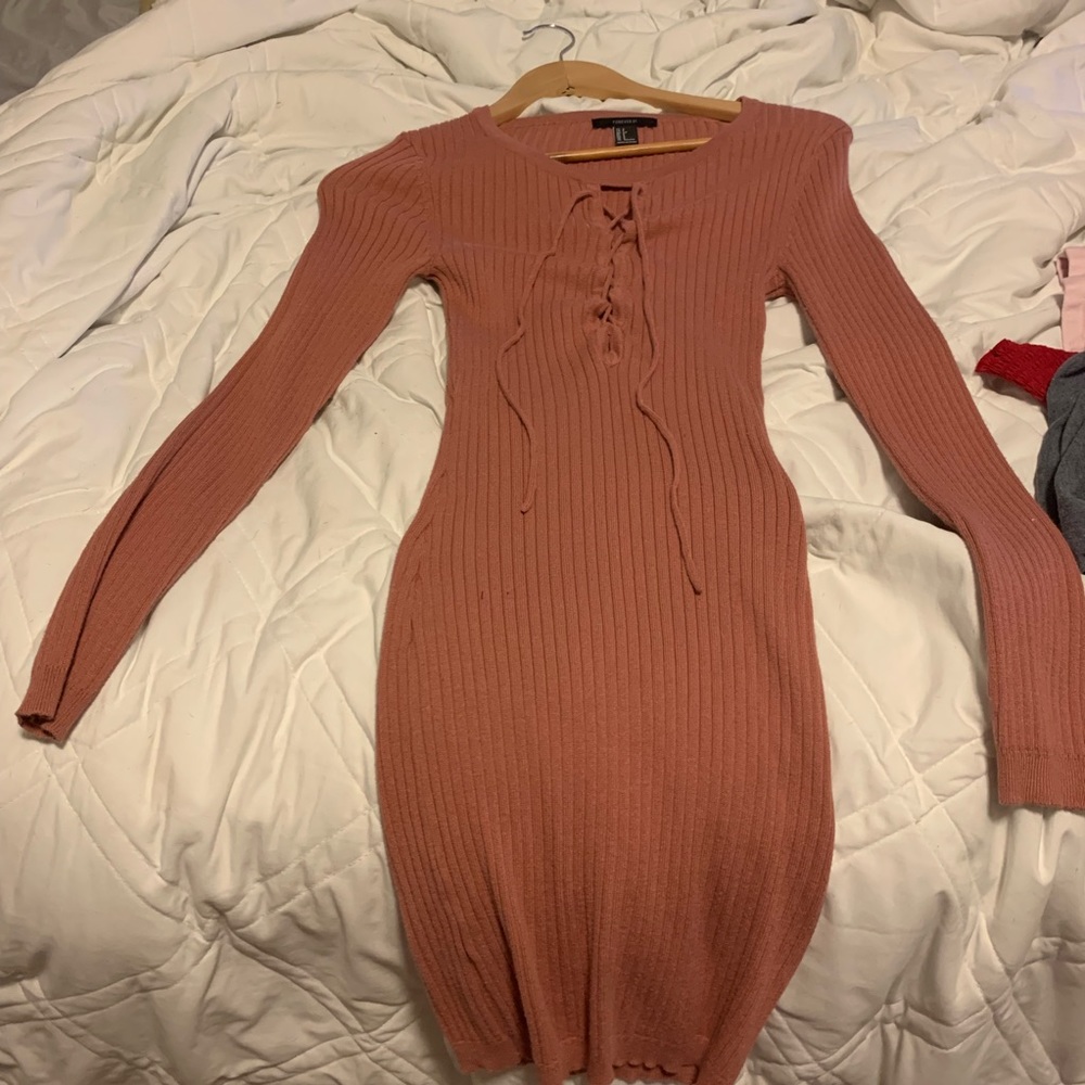 Mauve sweater like dress ties in front